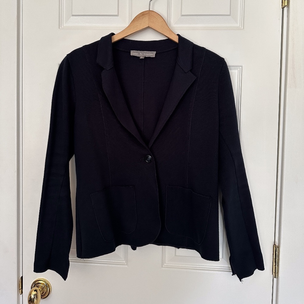 On-trend  knit navy blazer with raw edges -- Medium